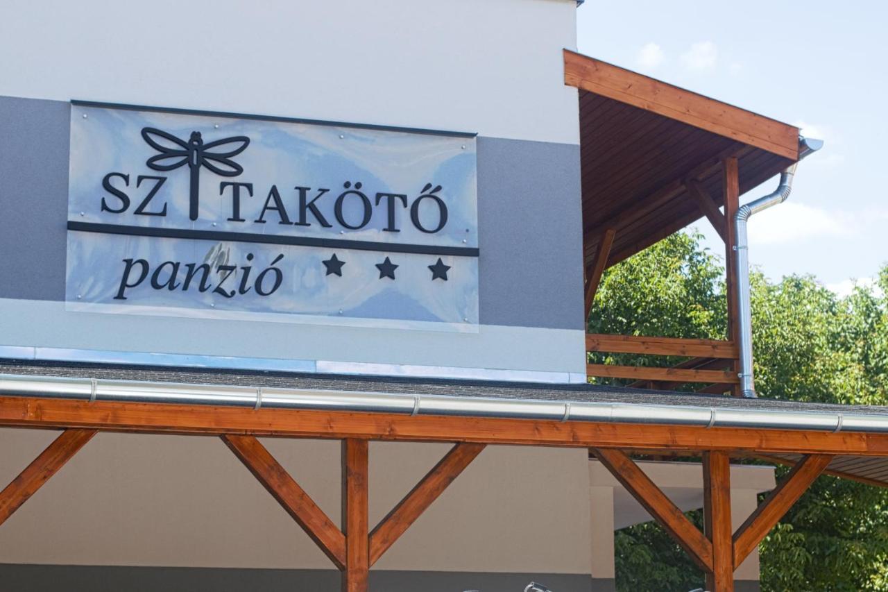 Отель Szitakoeto Panzio Тисафюред Экстерьер фото